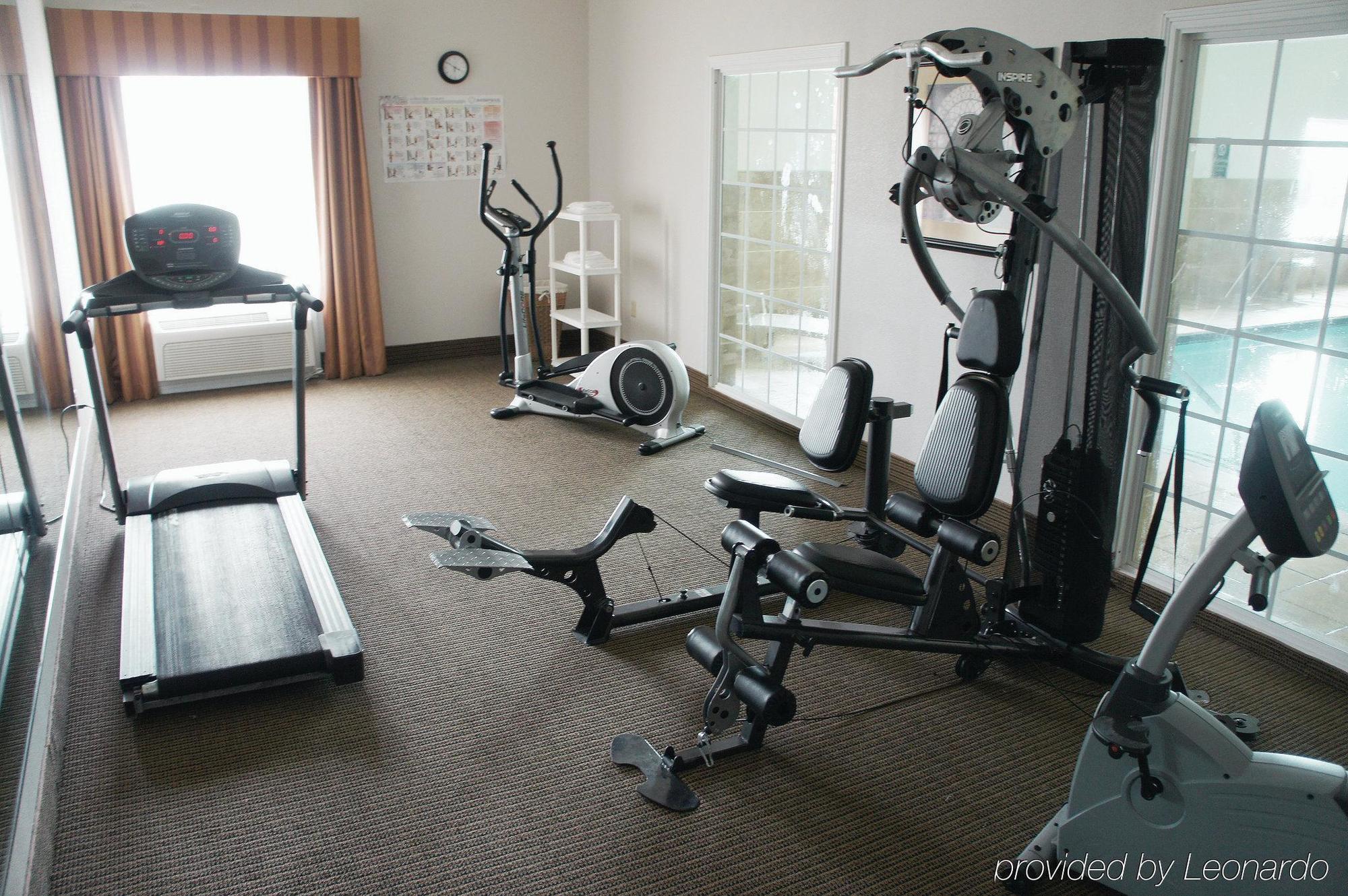Baymont Inn & Suites Бренъм Екстериор снимка